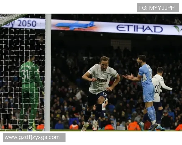 沃克:从坚固防线到进攻利器 英超顶级全能后卫的成长与突破 沃克:从坚固防线到进攻利器 英超顶级全能后卫的成长与突破