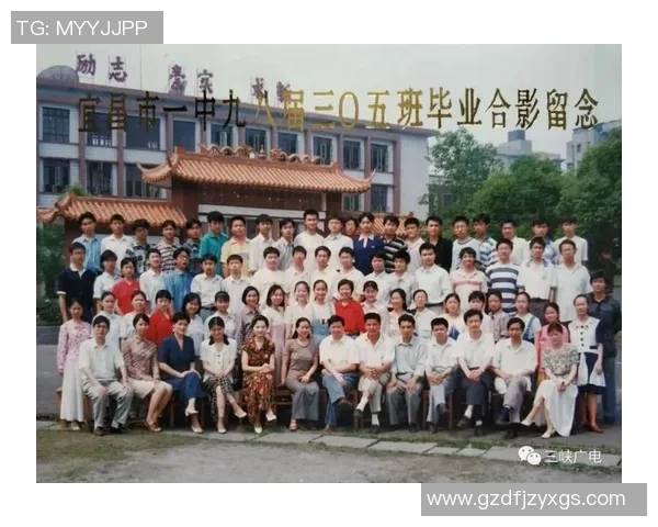 群星闪耀足球盛宴现场顶级球星同框留下珍贵合影 群星闪耀足球盛宴现场顶级球星同框留下珍贵合影